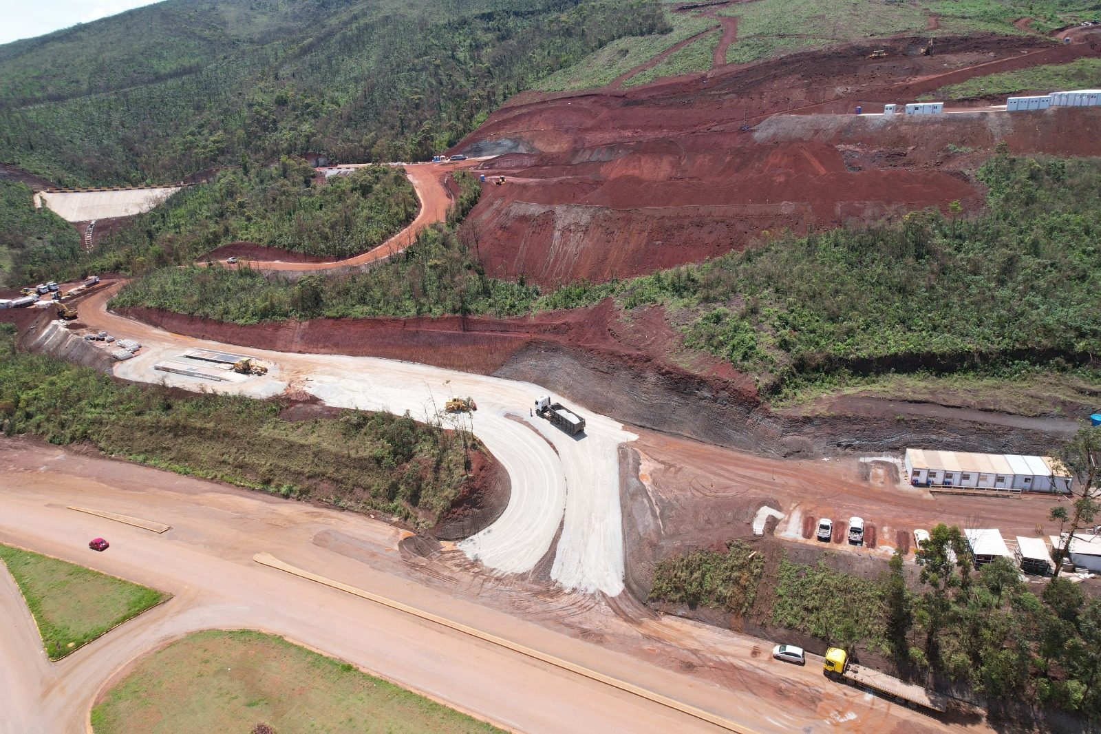 Sistema viário de mina: terraplenagem, drenagem e pavimentação – Pavimentação