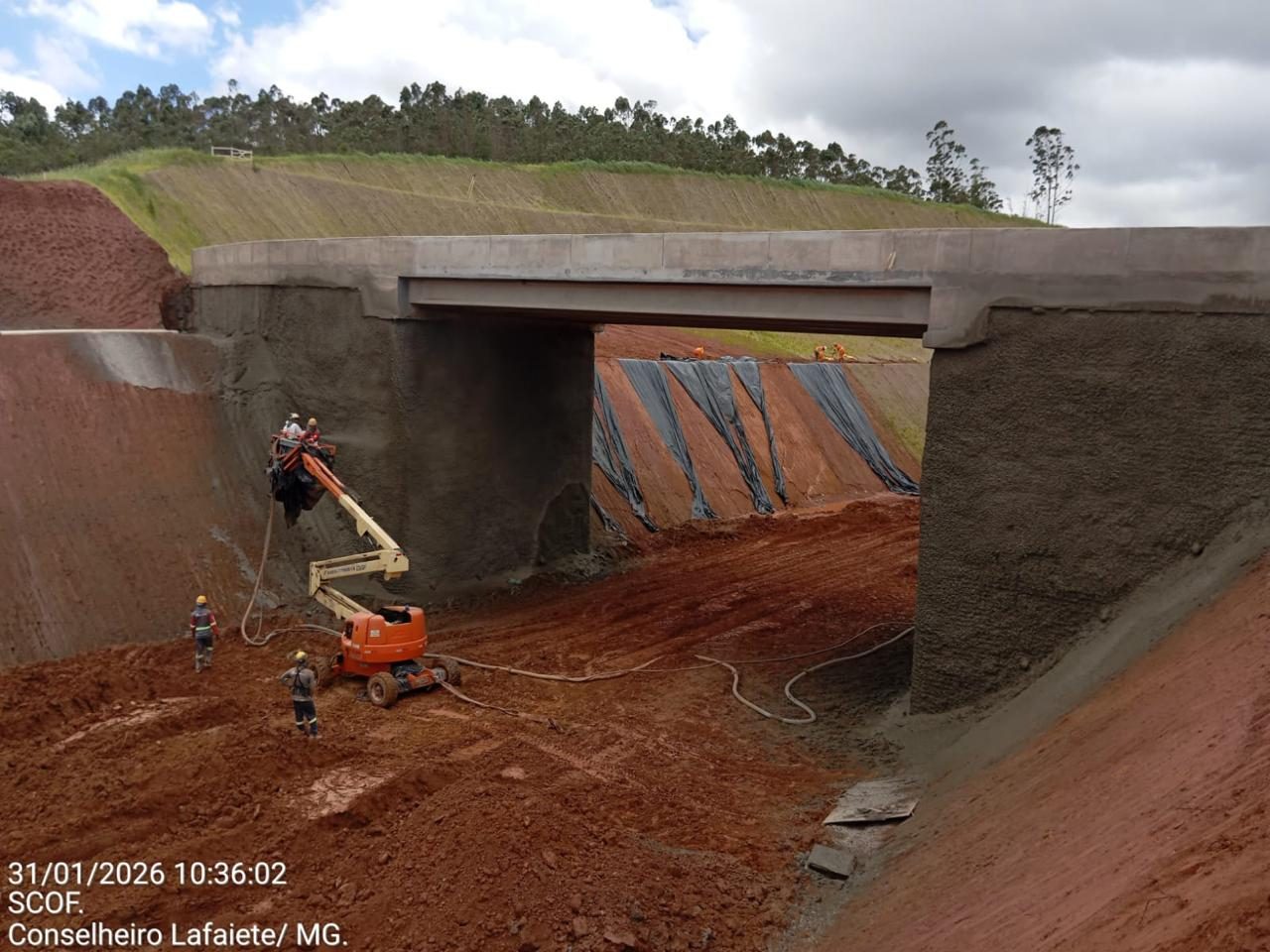 Obras de arte especiais em terminal ferroviário