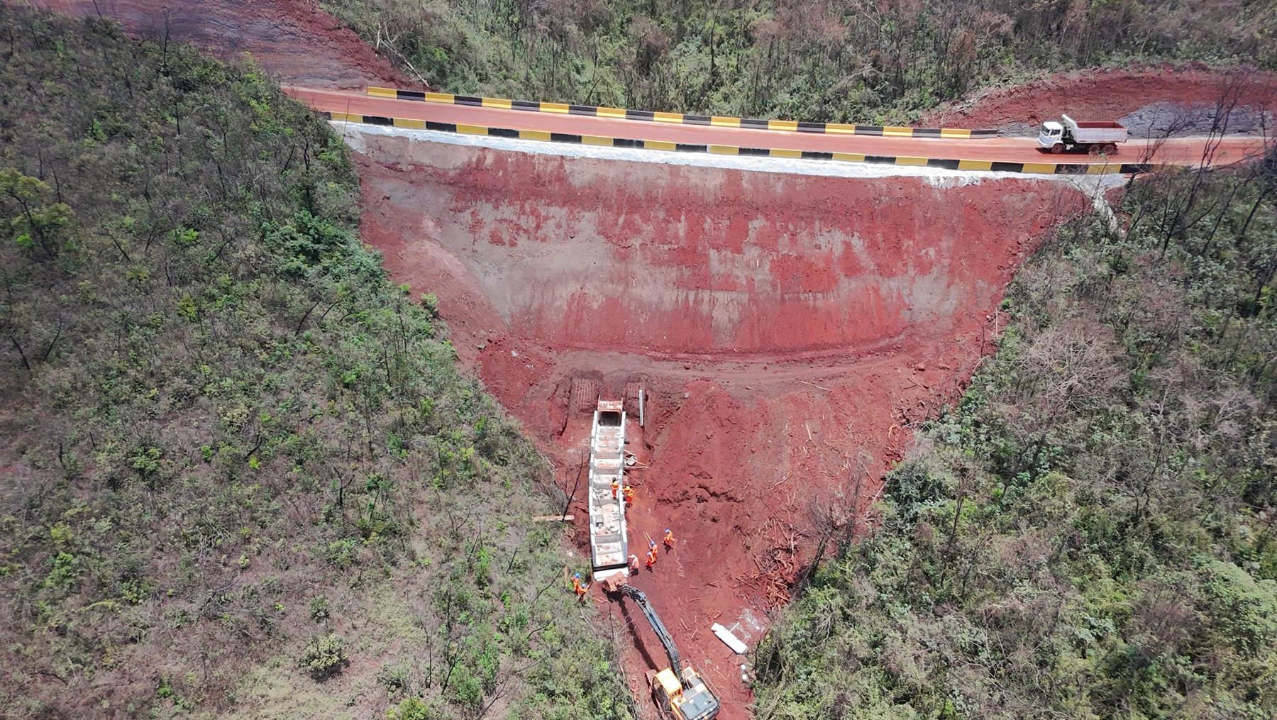 Sistema viário de mina: terraplenagem, drenagem e pavimentação – Drenagem