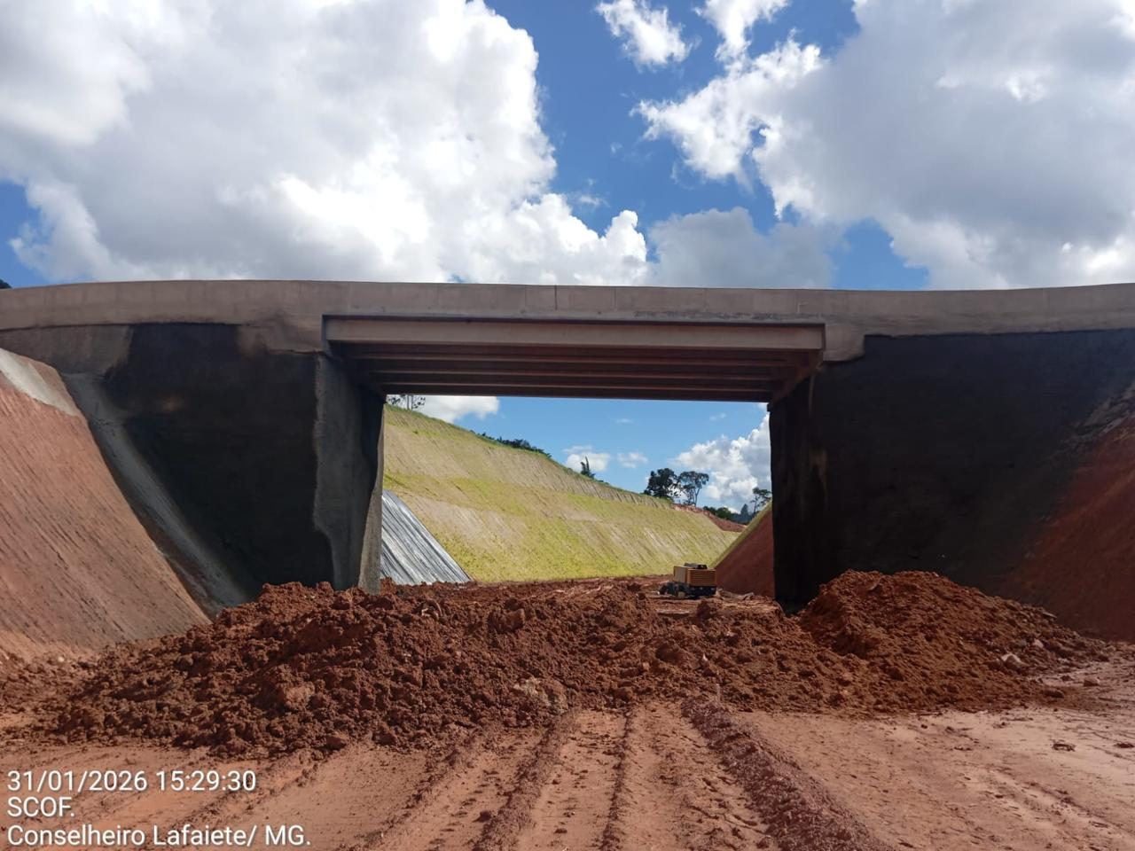 Obras de arte especiais em terminal ferroviário