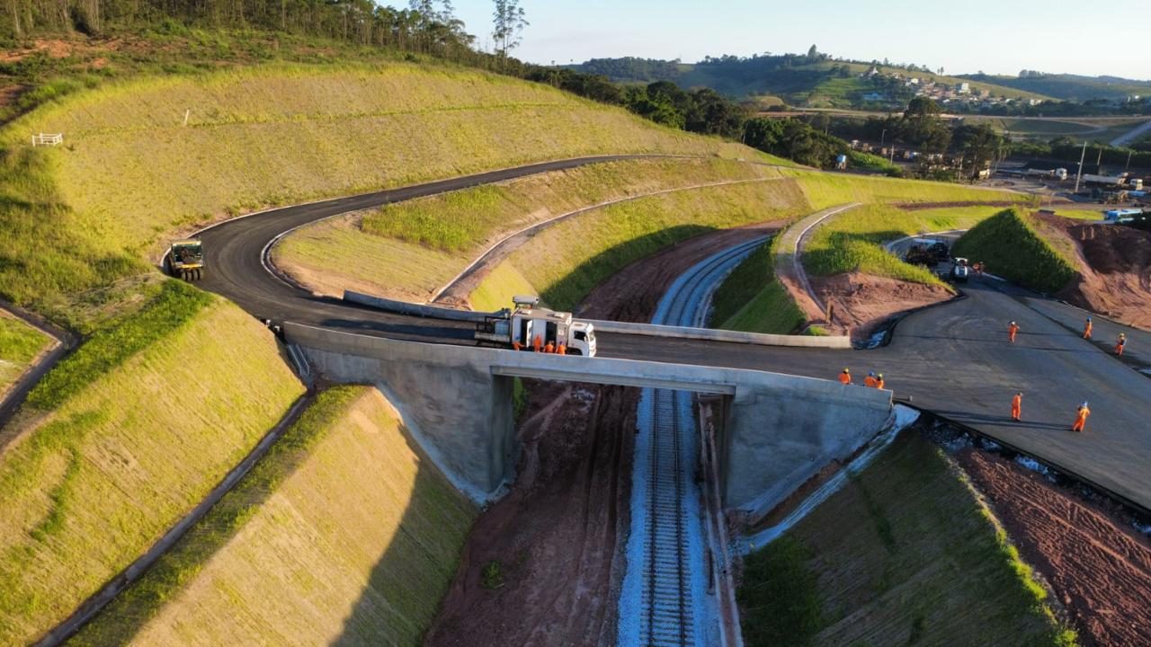 Obras de arte especiais em terminal ferroviário
